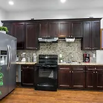 Elegant 4br In Downtown *