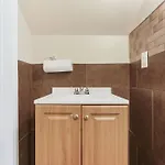 Elegant 4br In Downtown Apartment