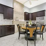 Elegant 4br In Downtown *