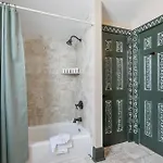4br Luxury Uptown Retreat W Private Heated Pool Holiday home