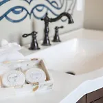 4br Luxury Uptown Retreat W Private Heated Pool Holiday home *