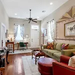 4br Luxury Uptown Retreat W Private Heated Pool *