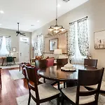 4br Luxury Uptown Retreat W Private Heated Pool Holiday home