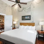 4br Luxury Uptown Retreat W Private Heated Pool Holiday home