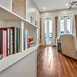 Bright Condo - Balcony & Private Entrance