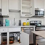 Apartment Cute 1bed 1bath 4blocks From French Q Near Bourbon St And Steps To Jazz Venues