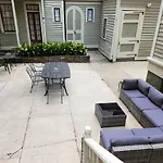 Walker Mansion On St Charles Ave - Unit 7