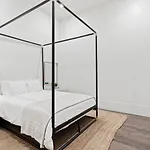 Group-friendly Nola Near Bourbon Hotel