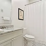 Hotel Group-friendly Nola Near Bourbon