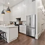 Group-friendly Nola Near Bourbon *