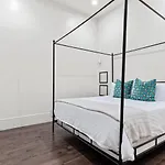 Group-Friendly Nola Suite Near Bourbon