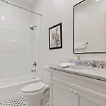 Hotel Group-friendly Nola Near Bourbon