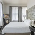 International House 4*