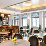 Four Points By Sheraton French Quarter Hotel 4*