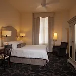 International House 4* New Orleans