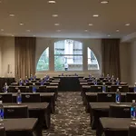 International House 4*