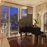 International House Hotel