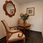 Inn Le Richelieu In The French Quarter