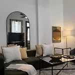 Delightful Canal Street Family In Mid-city New Orleans