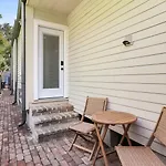 Perfectly Located 1 Bedroom I Uptown - Magazine St