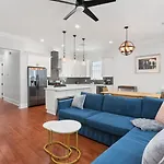 Stylish 3Br W Parking Balcony Walk Everywhere