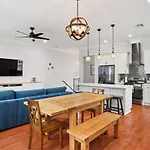 Stylish 3Br W Parking Balcony Walk Everywhere