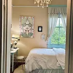 3br Gorgeous Paris Penthouse Sleeps 5 W Balcony, Fq, Streetcar!! Apartment