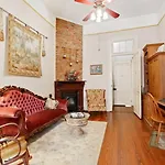 Bed & Breakfast Garden District 3*