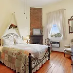 Garden District 3*