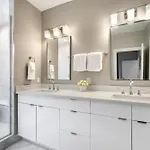 Luxury 3-story W Pool & Parking Garage *