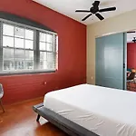 Apartment Group Getaway - 2 Modern 3br-2ba Warehouse Flats - 6 Bedrooms & 4 Baths Total