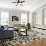 Comfortable Rooms Near All Nola Hot Spots Apartment *