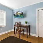Comfortable Rooms Near All Nola Hot Spots * New Orleans