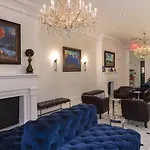 Royal Frenchmen And Bar 4*