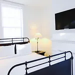 Royal Frenchmen And Bar Hotel 4*