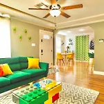 Gentilly With Off Street Parking And Jacuzzi Style Tub