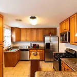 Holiday home Gentilly With Off Street Parking And Jacuzzi Style Tub