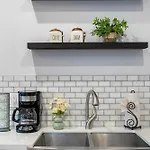 Stunning 4br-5br Near French Quarter Homes By Hosteeva Apartment
