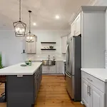 Apartment Stunning 4br-5br Near French Quarter Homes By Hosteeva *