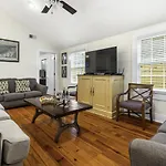 Chic Marigny Retreat Near French Quarter