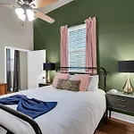 Mid-City Shotgun W High Ceilings & Near Streetcar