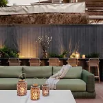 6-Bedroom Garden District Suite Shared Hotel Pool