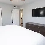 Frenchmen 2Br W Pool, Hot Tub & Free Parking