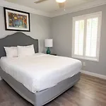 Frenchmen 2br W Pool, Hot Tub & Free Parking