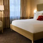 Hotel Renaissance Pere Marquette French Quarter Area