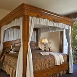 Inn Le Richelieu In The French Quarter New Orleans