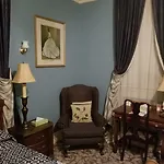 Hotel The Columns