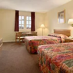 Super 8 By Wyndham 2* New Orleans