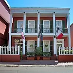 Inn Le Richelieu In The French Quarter New Orleans