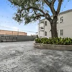 Private 3br On Carondelet By Hosteeva * New Orleans